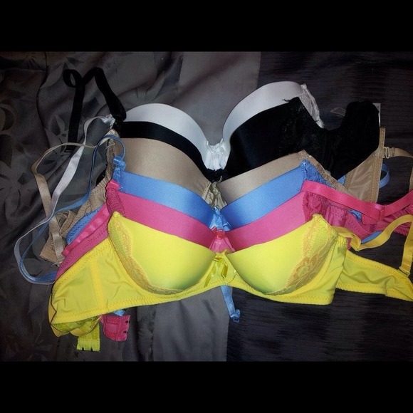 6 branch new bras