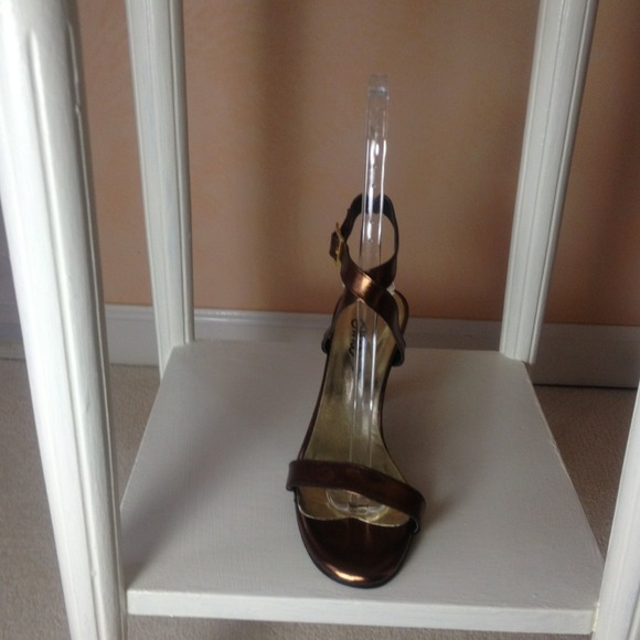 Kimberly sandal sample. New price! - Picture 2 of 2