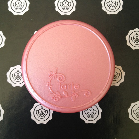 🔴Sold🔴Tarte Amazonian clay 12 hour blush in doll