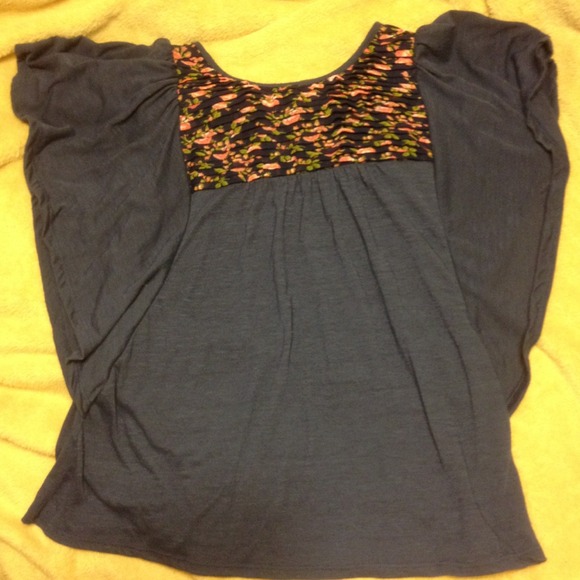 Flowy top - Picture 1 of 1