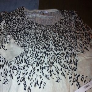 SOLd  Leopard print top