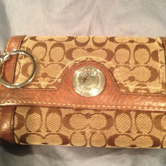 Authentic Coach Wallet w/ attached key ring