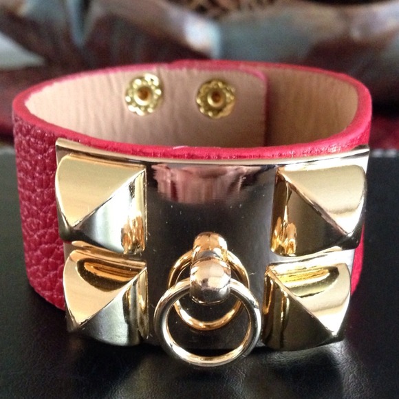 Be Seen Sales Jewelry - Lipstick Red Cuff