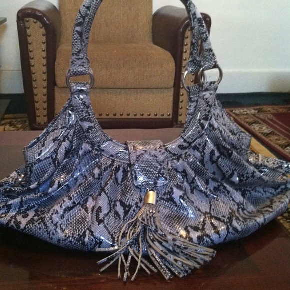 Handbag - Picture 2 of 4