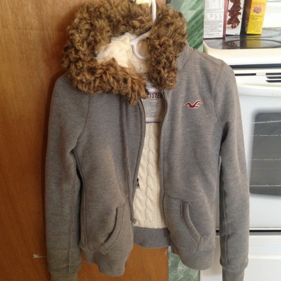 Hollister sweater