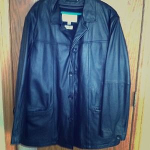 Men's Wilson leather jacket. Great Price!