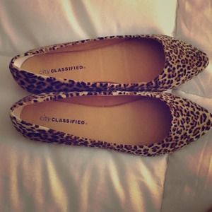 **ON HOLD**Leopard print flats