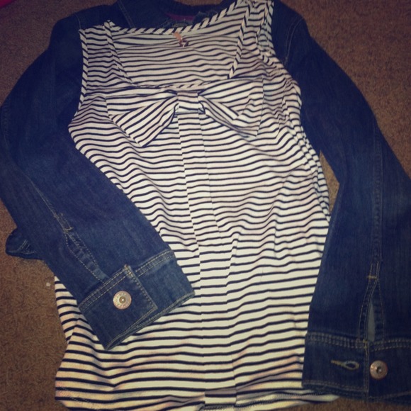Traded Nautical tank top with bow embellishment
