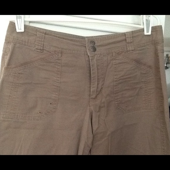 GloriaVanderbilt khaki cargos