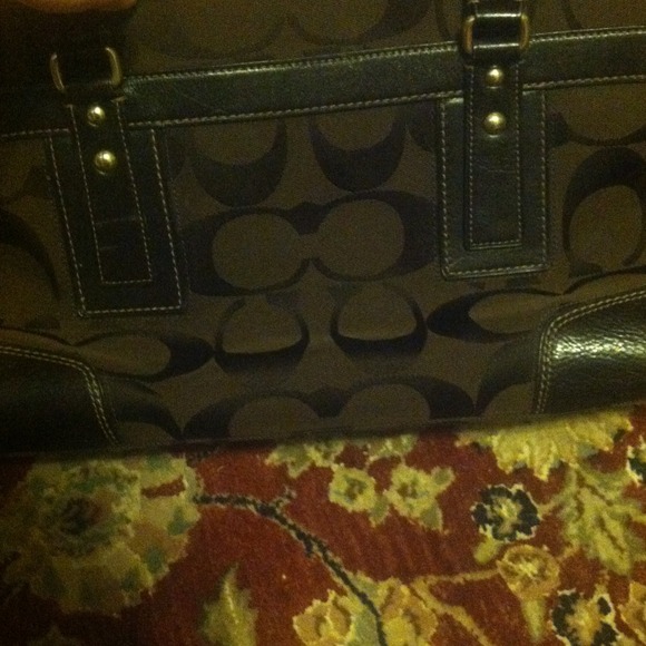 AUTHENTIC COACH PURSE - Picture 3 of 3