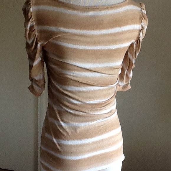 ❗SOLD IN BUNDLE❗White House I Black Market Top - Picture 3 of 4