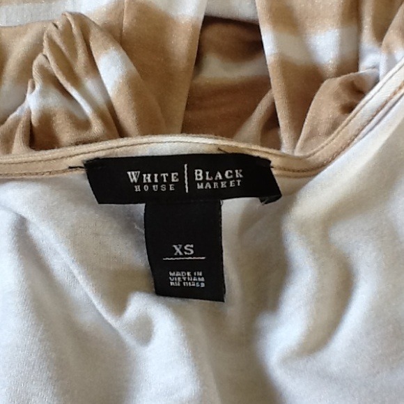 ❗SOLD IN BUNDLE❗White House I Black Market Top - Picture 4 of 4