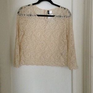 🚫Bundled🚫 NWT lace top