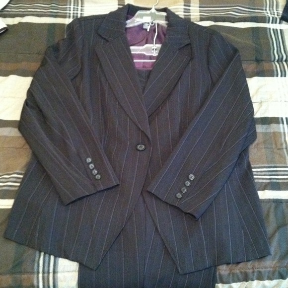 2 pc black pinstripe pant suit
