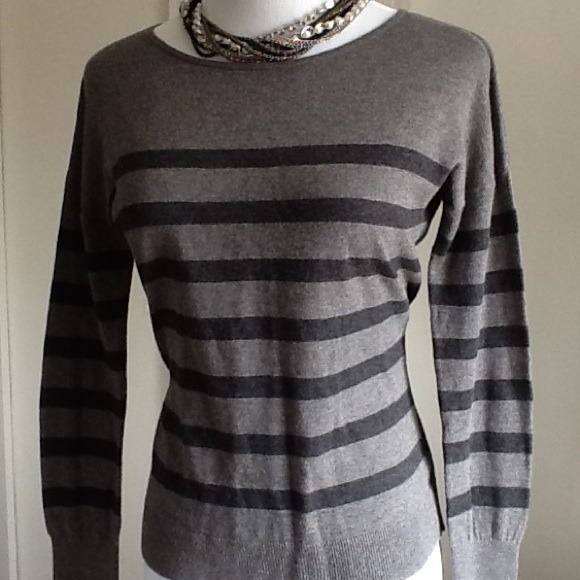 ❗️SOLD IN BUNDLE❗️LOFT Gray Stripe Light Sweater - Picture 2 of 3