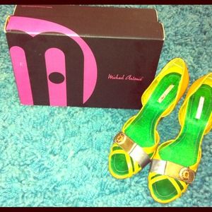 Gorgeous never worn!!!