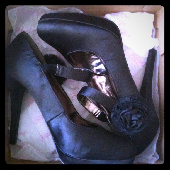 Forever 21 Black heels