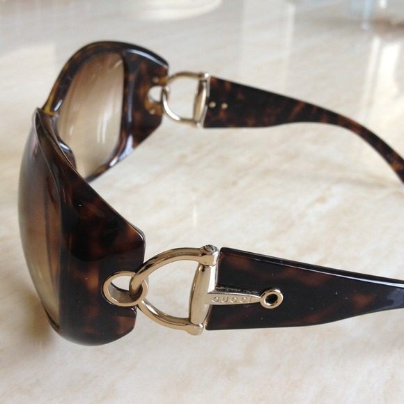 ✨bundled Gucci tortoise sunglasses - Picture 2 of 4