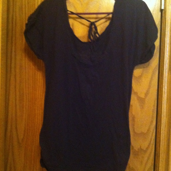 ⚫SOLD⚫❗REDUCED❗Gold and black shirt - Picture 3 of 3