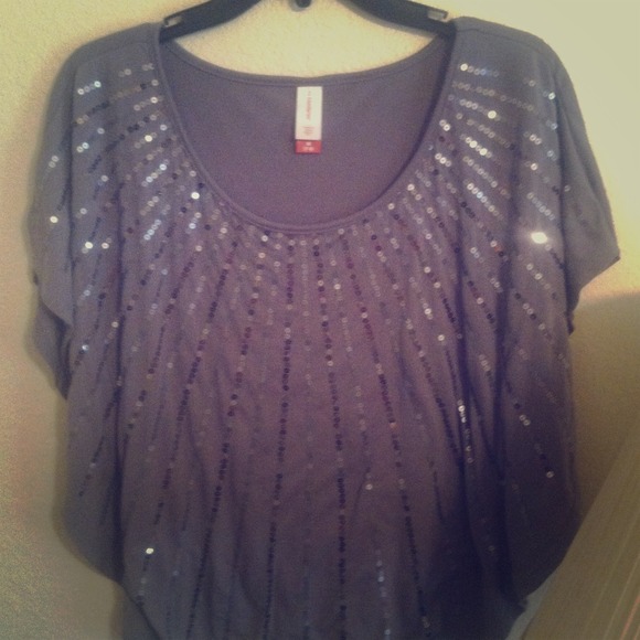 Light grey top with sequins
