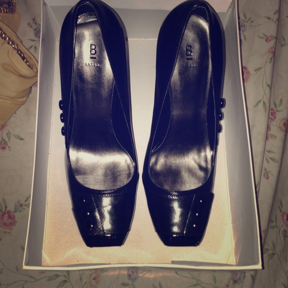 BAKERS SIZE 9 SQUARE EVEN PUMP