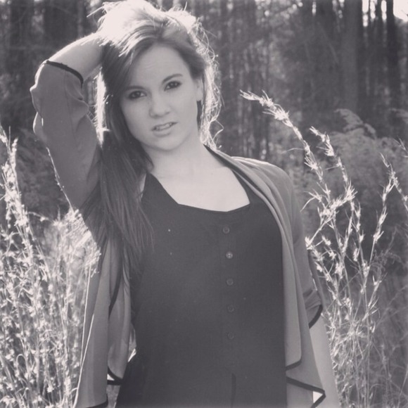 Meeeet your seller :) - Picture 2 of 2