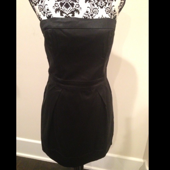 French Connection Dresses & Skirts - ❌SOLD❌NEW French Connection Strapless Cotton Dress