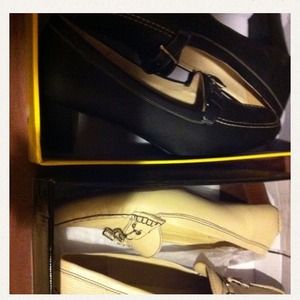 Floral top and shoe set bundle