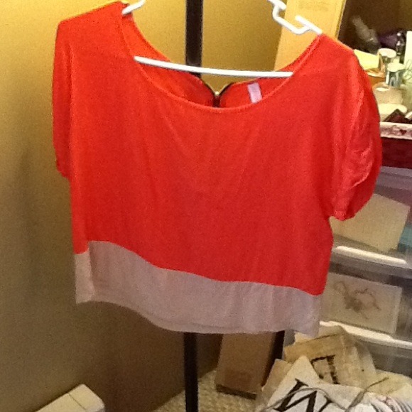 Flowy top SOLD!!!