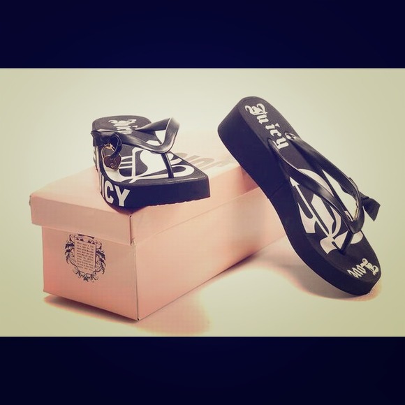 Juicy Couture Black sandals