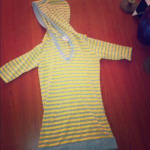 Yellow & gray hooded striped top