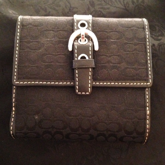 SOLD!!!! Signature Coach Logo Wallet