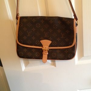 Louis Vuttion Handbag