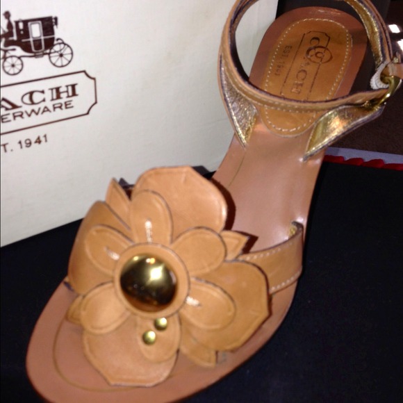 Coach Flower Design Sandals - Picture 2 of 4