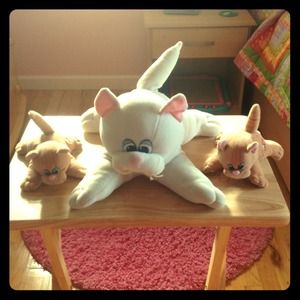 Collectible Pound puppies cats white & brown