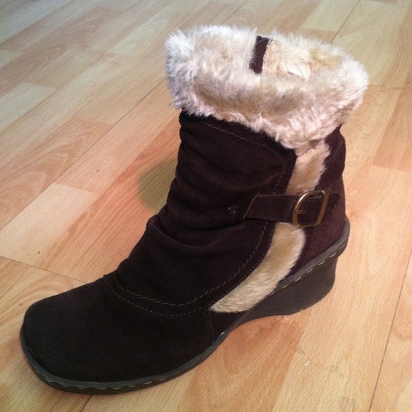 Bare Traps Brown Wedge Bootie - Picture 2 of 3