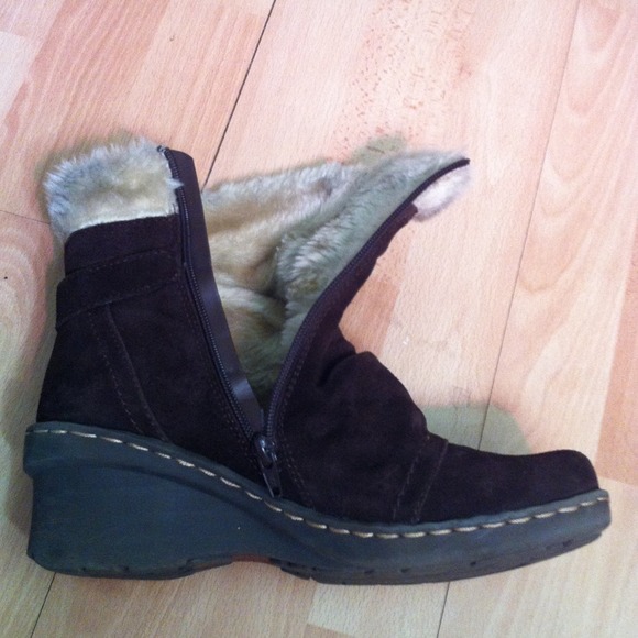 Bare Traps Brown Wedge Bootie - Picture 3 of 3