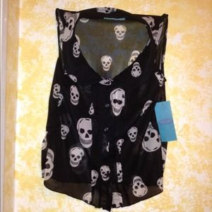 Skull shirt with Peter Pan collar