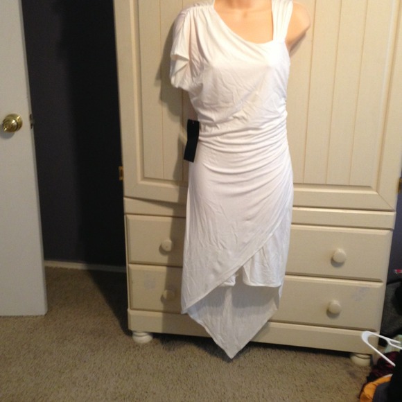 New with tag white draped silhouette      dress