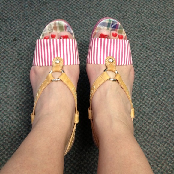 NWT, Big reduction! Coach spring wedges Sz 7 1/2. - Picture 2 of 4