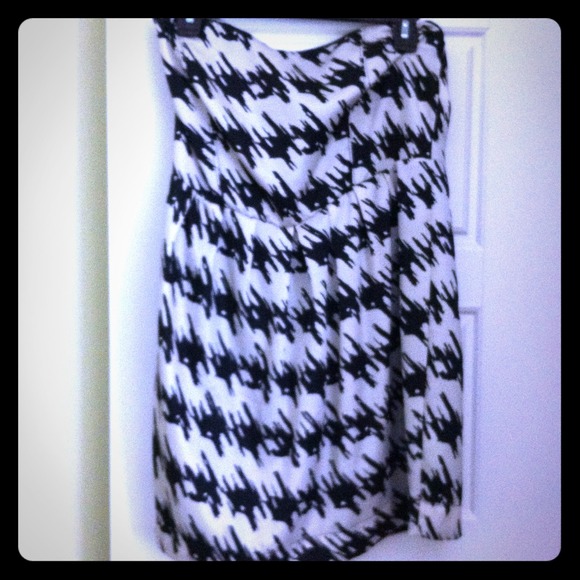 Strapless black and white dress