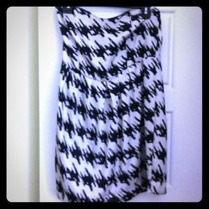 Strapless black and white dress