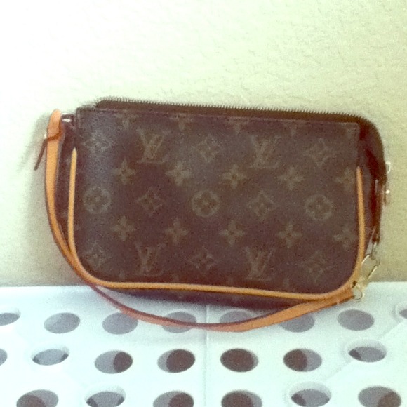 Louis Vuitton Cross Body