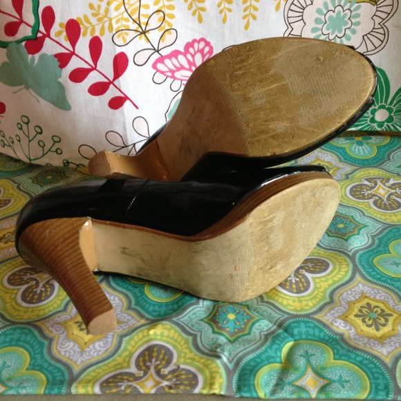 Spot On local Boutique Black 4' in peep toe size 9 - Picture 4 of 4