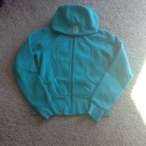 LuLu Lemon teal sweatshirt