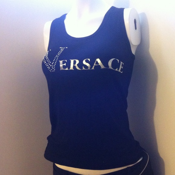 ⛔Sold⛔Versace t- shirt⛔