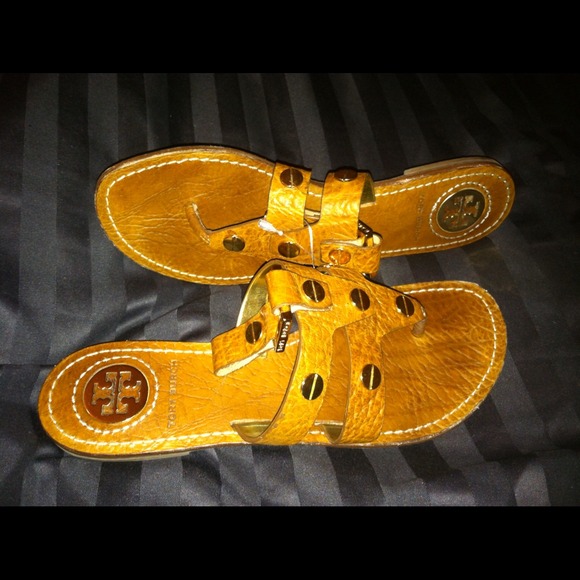 ❤Reserved❤ Tory Burch Cognac Leather Sandals