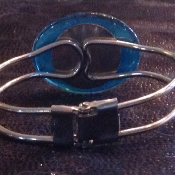 PRETTY SWIRLING ALLURING Hinged Colorful Bracelet - Picture 2 of 2