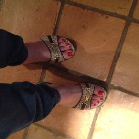 *Traded* Guess sandals size 7