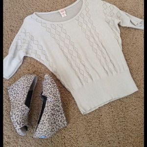 ⭐Reserved⭐Snow Leopard TOMS with matching sweater